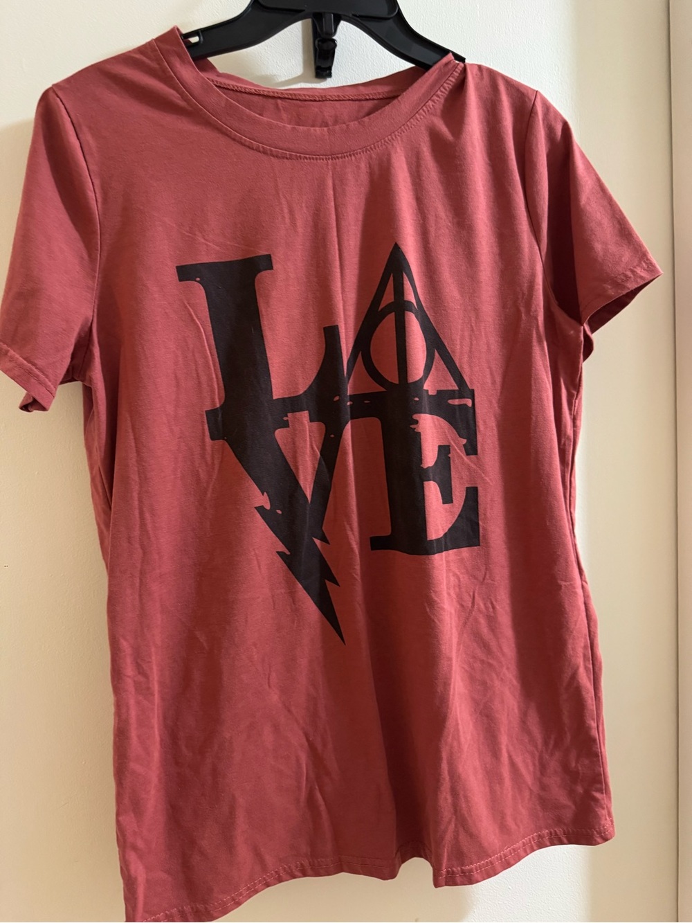 Women’s Short-Sleeve Graphic Tee in Dusty Rose - LOVE Print